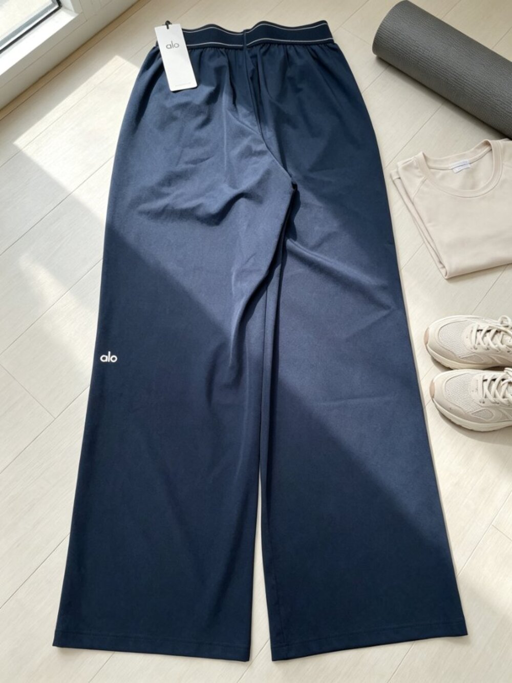 👮‍♀️ALO Yoga Suit Up Trouser Navy Regular 30" Inseam🐋NWT - Picture 3 of 8